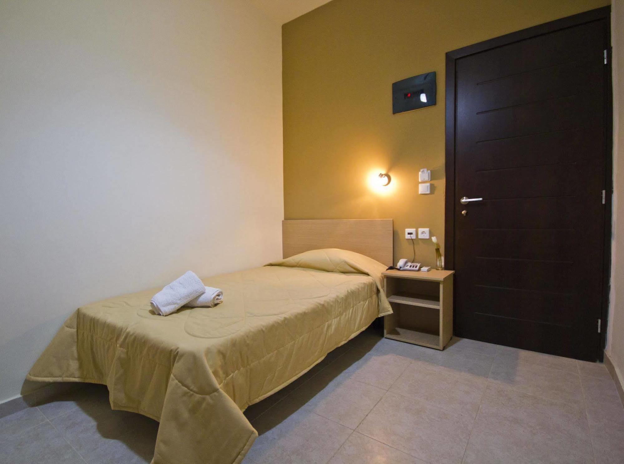 Rhodes Hotel 2*